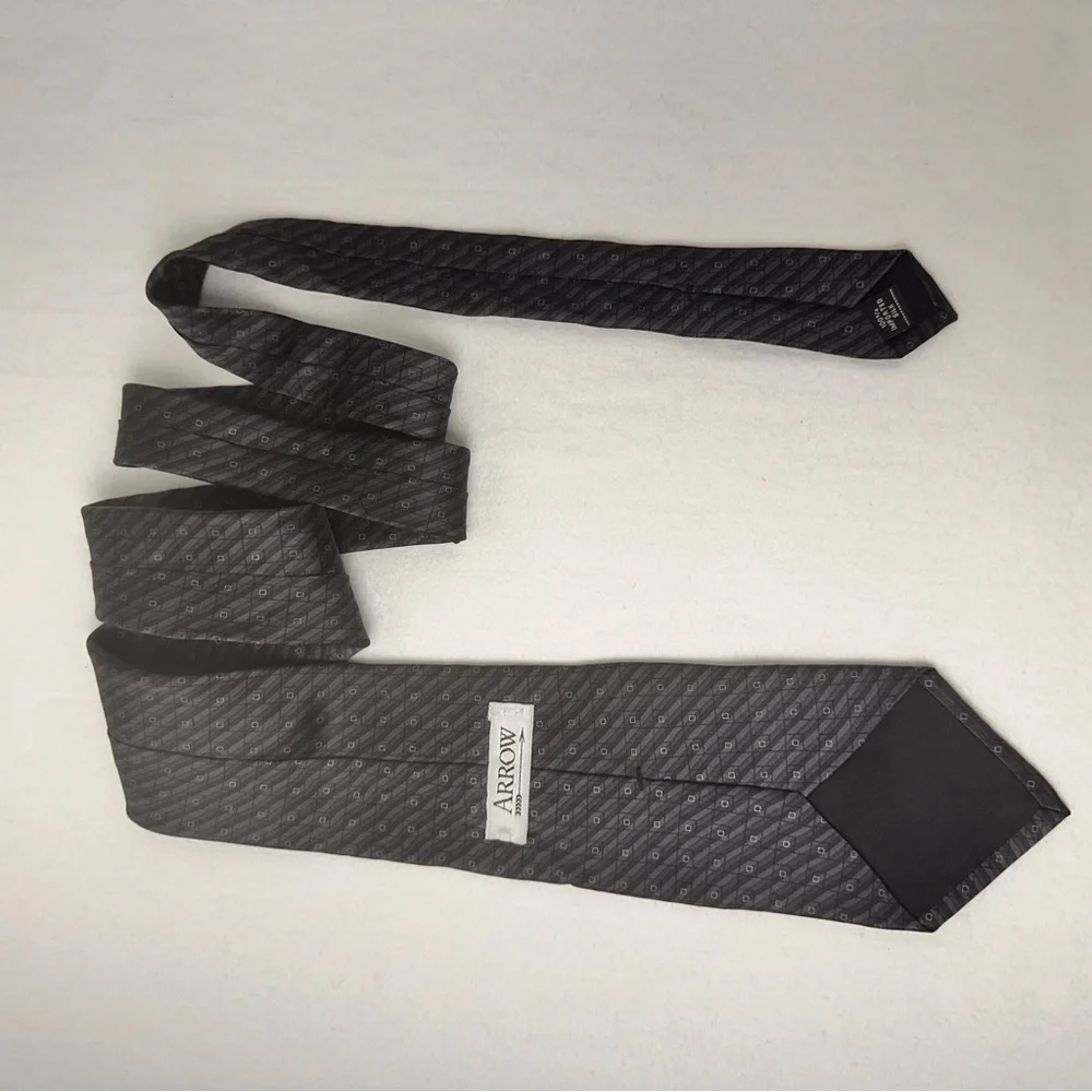 Arrow Men’s Tie Imported Silk Vintage Grey Geometric Necklace Office